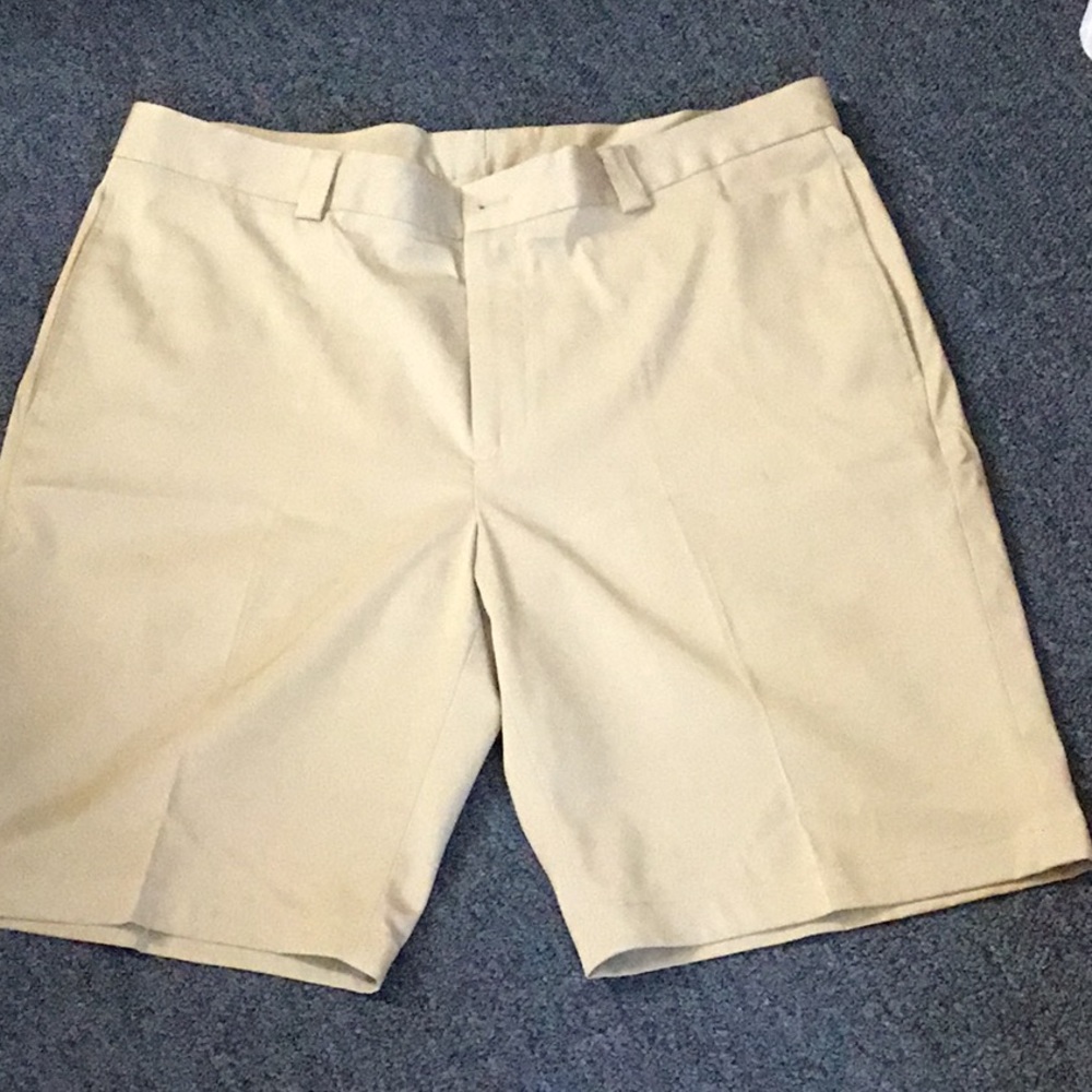 SLAZENGER GOLF SHORT.
